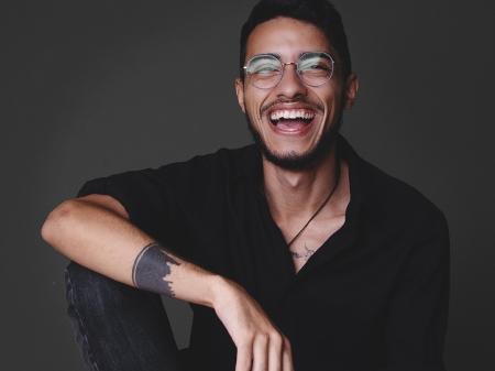 Portrait en studio du photographe de mariage brésilien et de Rio de Janeiro, Lucas Coutinho Photographie de mariage au Brésil et à Rio de Janeiro par Lucas Coutinho