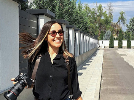 Lifestyle Portrait of Valeriya Maslennikova – Professional Wedding Photographer