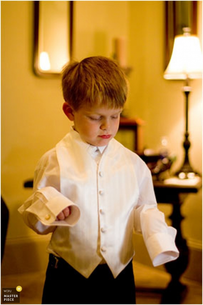Photo by: <a href="https://www.wpja.com/contests/2005-fall/kids-being-kids/49746">Jake Holt - United States</a> Wedding Photographer Jake Holt of Washington, United States