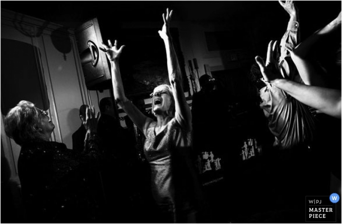 Photo by: <a href="https://www.wpja.com/contests/2007-q2/dancing-action/56891">Scott Lewis - United States</a> Wedding Photographer Scott Lewis of Pennsylvania, United States