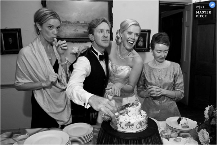 Foto di: <a href="https://www.wpja.com/contests/2007-q4/cake-cutting/100991"> Peter Doyle - Stati Uniti </a> Fotografo di matrimoni Peter Doyle della Pennsylvania, Stati Uniti