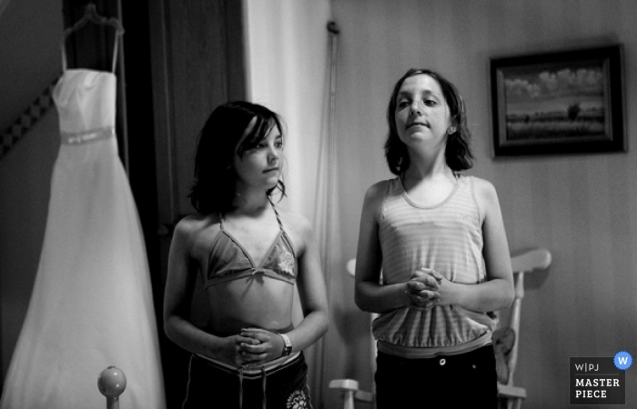 Photo by: <a href="https://www.wpja.com/contests/2008-q4/kids-being-kids/75161">Marianne Earthy - United Kingdom</a> Wedding Photographer Marianne Earthy of London, United Kingdom