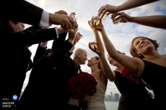 Photo de: <a href="https://www.wpja.com/contests/2008-q4/toasting/95381"> John Zich - États-Unis </a> Photographe de mariage John Zich d'Illinois, États-Unis