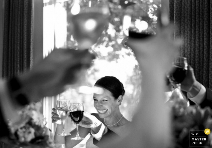 Photo de: <a href="https://www.wpja.com/contests/2008-q4/toasting/95676"> Jonathan Kirshner - États-Unis </a> Photographe de mariage Jonathan Kirshner de l'Illinois, États-Unis