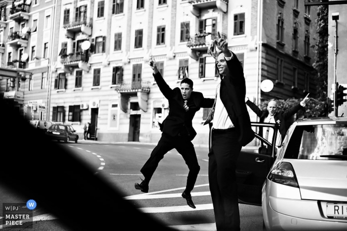 Photo: <a href="https://www.wpja.com/contests/2009-q4/groom-getting-ready/315631"> Samo Rovan - Slovénie </a> Photographe de mariage Samo Rovan de, Slovénie