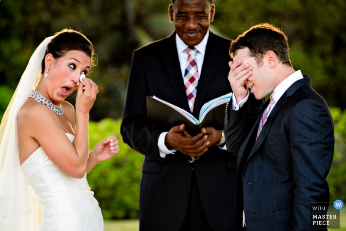 Photo by: <a href="https://www.wpja.com/contests/2012-q4-contest/ceremony/1073546">Ben Chrisman - United States</a> Wedding Photographer Ben Chrisman of South Carolina, United States