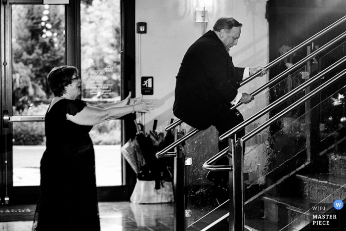 Foto di: <a href="https://www.wpja.com/contests/2012-q4-contest/moments-bloopers-and-outtakes/1126066"> Joseph Gidjunis - Stati Uniti </a> Fotografo di matrimoni Joseph Gidjunis della Pennsylvania, Stati Uniti