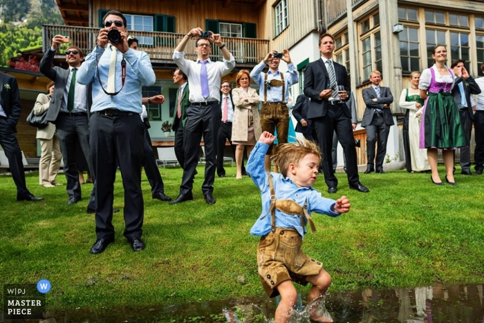 Photo: <a href="https://www.wpja.com/contests/2013-q4-contest/kids-being-kids/1358946"> Samo Rovan - Slovénie </a> Photographe de mariage Samo Rovan de, Slovénie