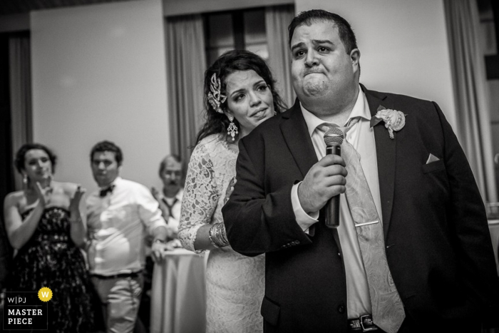 Foto di: <a href="https://www.wpja.com/contests/2015-q4-photography-contest/toastingspeeches/1766281"> Joseph Gidjunis - Stati Uniti </a> Fotografia di ricevimento di nozze di Filadelfia di un uomo emotivo | Matrimoni in Pennsylvania