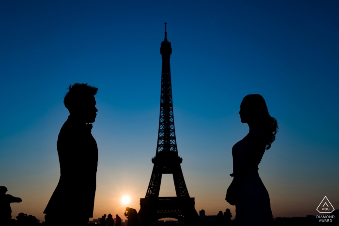 Photo by: <a href="https://www.wpja.com/photos/diamond-award-top-wedding-engagement-photographer/2170861">Mango Gu - China Wedding Photographer</a> Eiffel Tower Engagement Photographer. Silhouettes