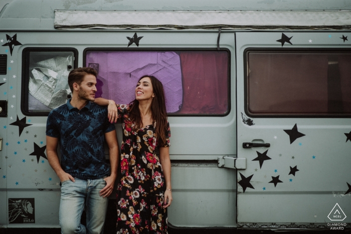 Gipuzkoa Engagement Photographer | vintage van for couple potrait work