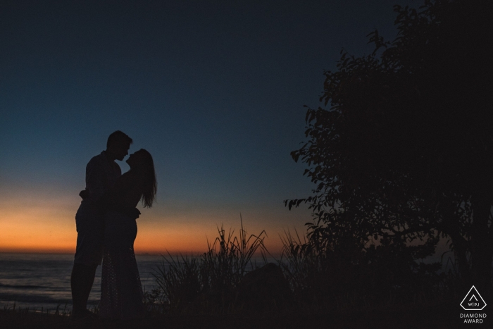 Sunset wedding photographer in Rio de Janeiro for Brazil engagement photography