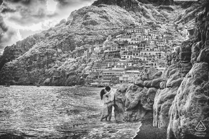 Photo by: <a href="https://www.wpja.com/photos/diamond-award-top-wedding-engagement-photographer/2190111">Andrea Cittadini - Italy Wedding Photographer</a> Perugia pre-wedding portraits at the beach | Umbria Love session engagement photography