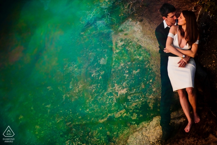 Sesión previa a la boda en California con una pareja en ropa formal por un fotógrafo de compromiso de Lake Tahoe Lake Tahoe fotógrafo de compromiso | Sesión previa a la boda en California con una pareja con ropa formal