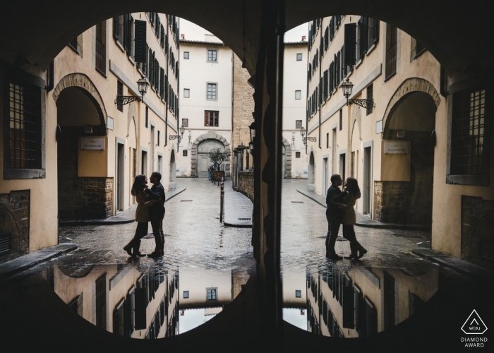 Redundancy, and Repeating, and symmetry for this Portugal pre-wedding portrait Redundancy, and Repeating, and symmetrical for this Portugal pre-wedding portrait