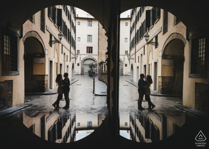 Redundancy, and Repeating, and symmetrical for this Portugal pre-wedding portrait