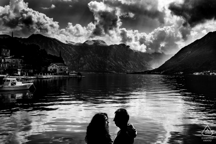 Photo by: <a href="https://www.wpja.com/photos/diamond-award-top-wedding-engagement-photographer/2287076">Steven Herrschaft - Lützelbach Hessen Germany black and white pre-wedding engagement pictures of a couple at the lake in the mountains | Hessen portrait shoot