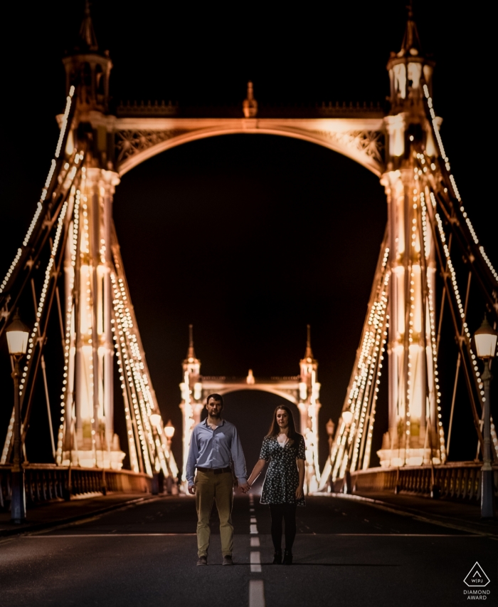 Fotografía de compromiso de boda Dorset en el puente por Robin Goodlad