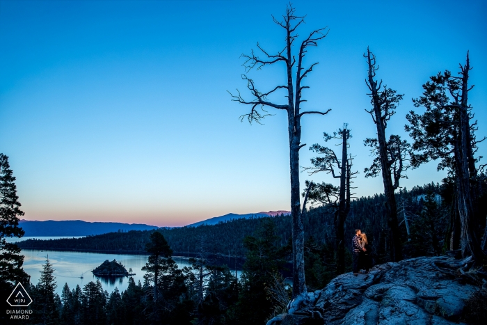 Paar Porträt von Lake Tahoe Verlobung Hochzeit Fotograf Kevin Sawyer