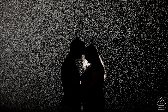 Photo by: <a href="https://www.wpja.com/photos/diamond-award-top-wedding-engagement-photographer/2343506">Wander Menezes - Belo Horizonte Minas Gerais Brazil destination wedding photography | Minas Gerais engagement photography of a couple lit at night