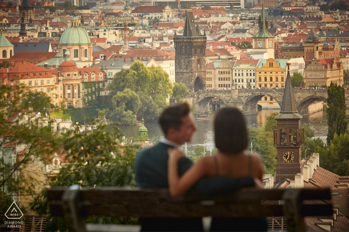 Compromiso de boda y propuesta de matrimonio sorpresa en Praga C&D