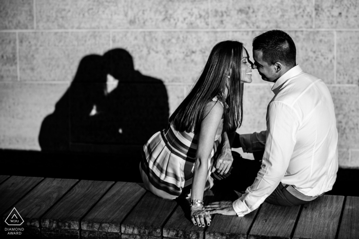 Ritratto in bianco e nero di Chicago di Illinois Engagement Photographer