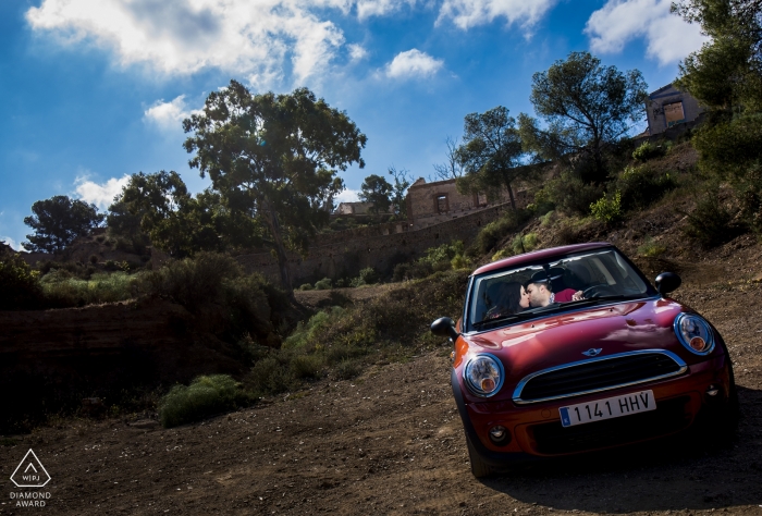 Murcia pre wedding photo | Abandoned Mines of Mazarrón | Car and love 