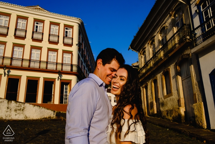 Minas Gerais Engagement PhotoShoot with couple in the streets