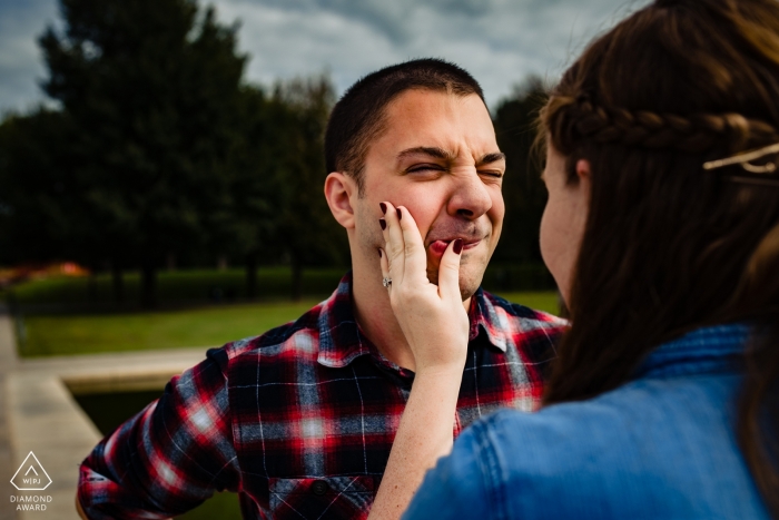 Engagement Session in der Lincoln Memorial National Mall | Ein privater Moment, den ein verliebtes Paar teilt