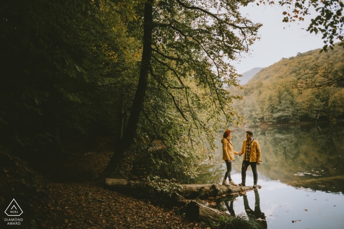 Séance photo d'engagement du lac Yedigöller avec un couple