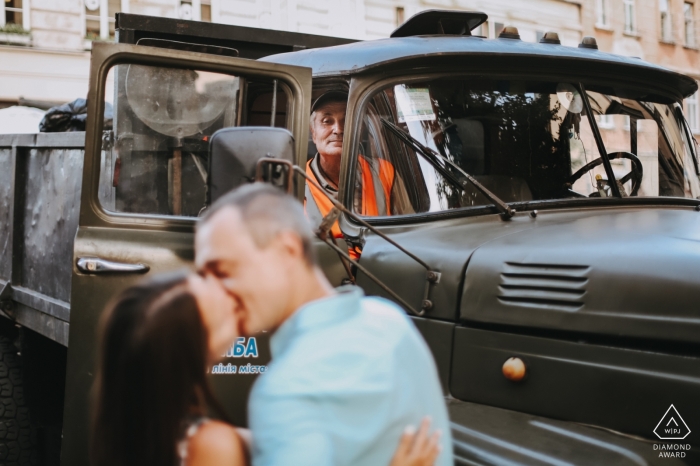 Photo by: <a href="https://www.wpja.com/photos/diamond-award-top-wedding-engagement-photographer/2424941">Emre Nesli - Mersin Mersin The garbage man watching - Engagement Photography Shoot