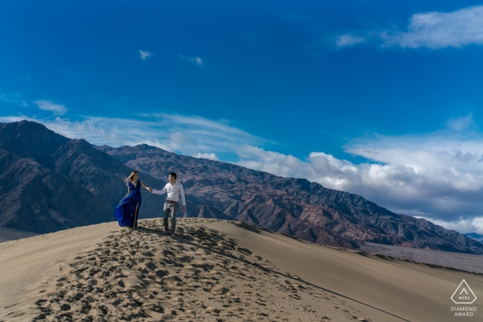 Death Valley Sand do walkers - enjoying the view during their engagement portrait session