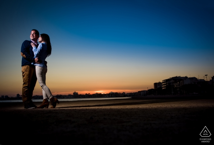 Photo by: <a href="https://www.wpja.com/photos/diamond-award-top-wedding-engagement-photographer/2426421">Eduardo Blanco - Águilas Murcia sunset portrait with special color - Murcia Engagement Photographer