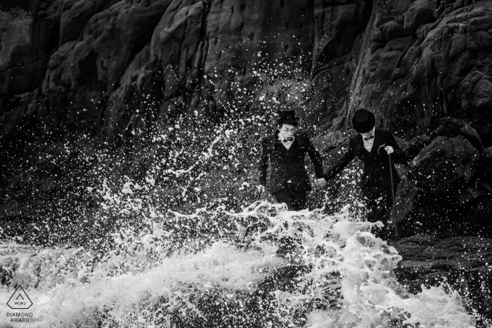 Portrait de fiançailles avant le mariage sur les vagues du Fujian, Chine