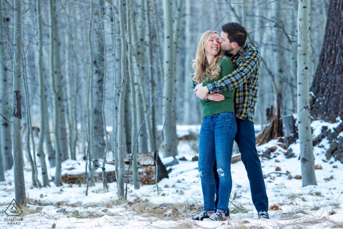 Sobrecarga de Cuteness en California Snow - CA Engagement Photographer