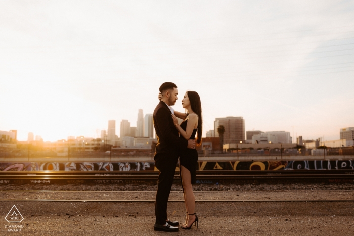 Fotógrafo de retratos pré-casamento - Downtown Los Angeles ... Um romance de cidade