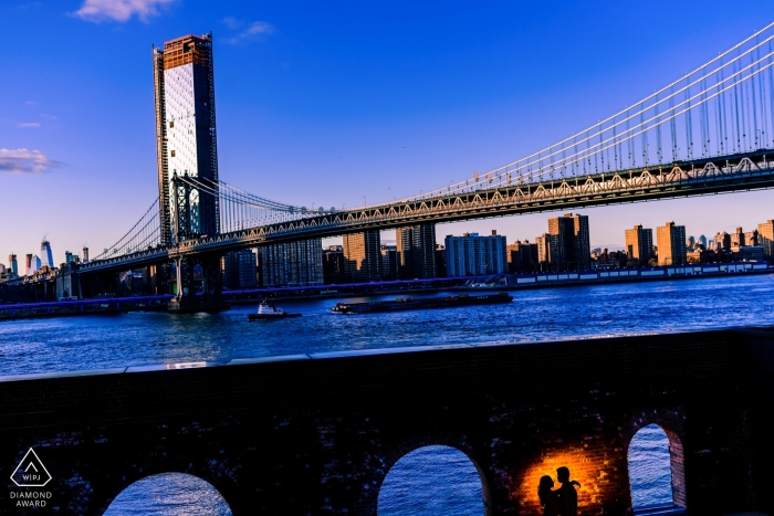 Sessão de retrato de noivado de Nova York | Filmagem do Brooklyn Bridge Love