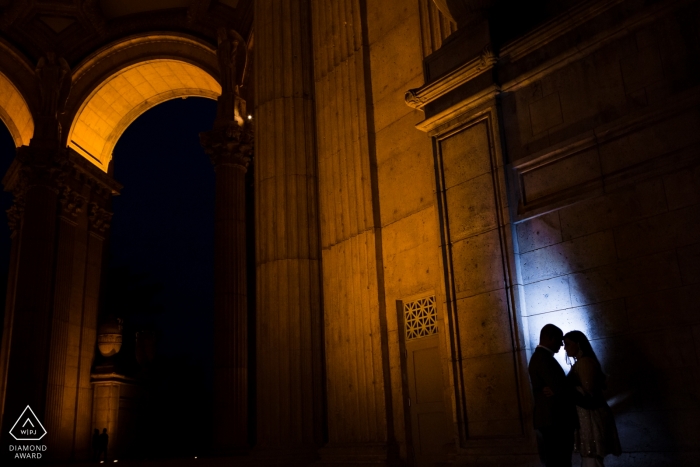 San Francisco California portrait photographer - engagement shoot at the Palace of fine Art 