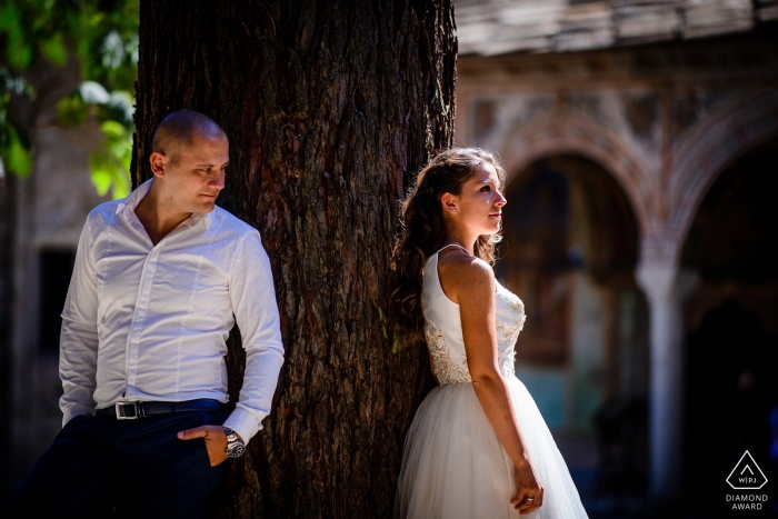 Monastero di Troyan, Bulgaria | sessione di ritratti pre-matrimonio usando La magia della luce