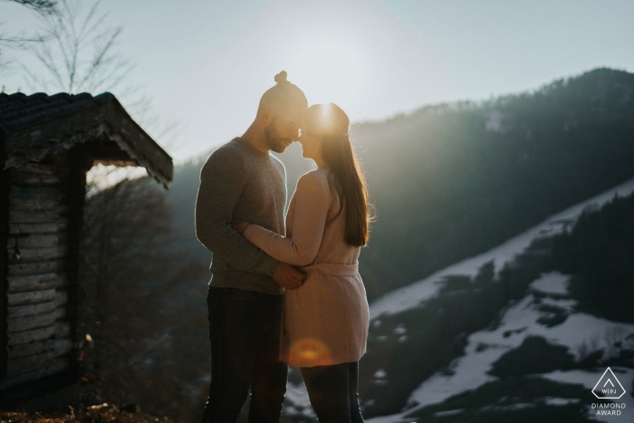 Retratos de noivado em Höfnerhäuser, Áustria | Sessão de fotos do sol nas montanhas