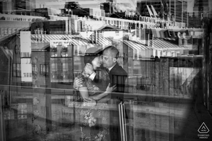 Photo: <a href="https://www.wpja.com/photos/diamond-award-top-wedding-engagement-photographer/2446771"> Adeline Leonti - Montréal Québec Séance d'engagement Canada - couple dans le condo du Vieux-Port de Montréal