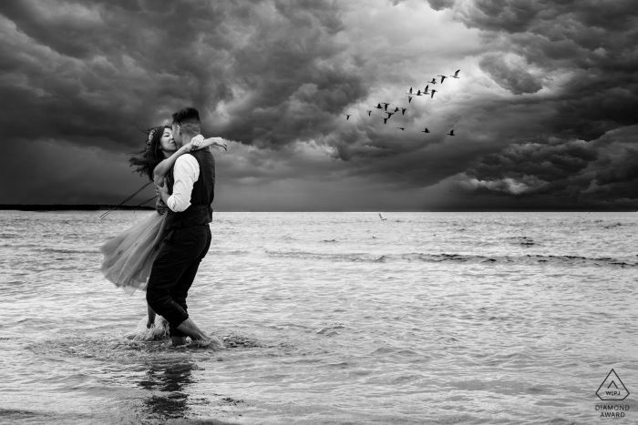 Miami, FL Photographer: "Dernière photo de cette séance de fiançailles avant la tempête."