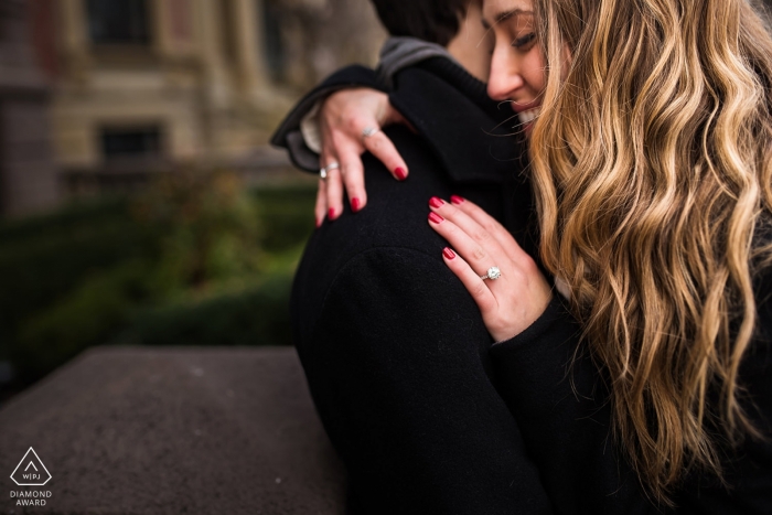 Foto door: <a href="https://www.wpja.com/photos/diamond-award-top-wedding-engagement-photographer/2478521"> Nicole Chan - Quincy Massachusetts Beacon Hill pre-huwelijksportret sessie met verlovingsring