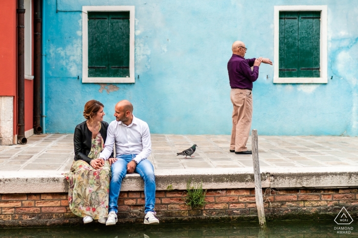 Photo: <a href="https://www.wpja.com/photos/diamond-award-top-wedding-engagement-photographer/2511836"> Lisa Pacor - Trieste Trieste Burano, Venezia, Italie - Drôle de fiançailles