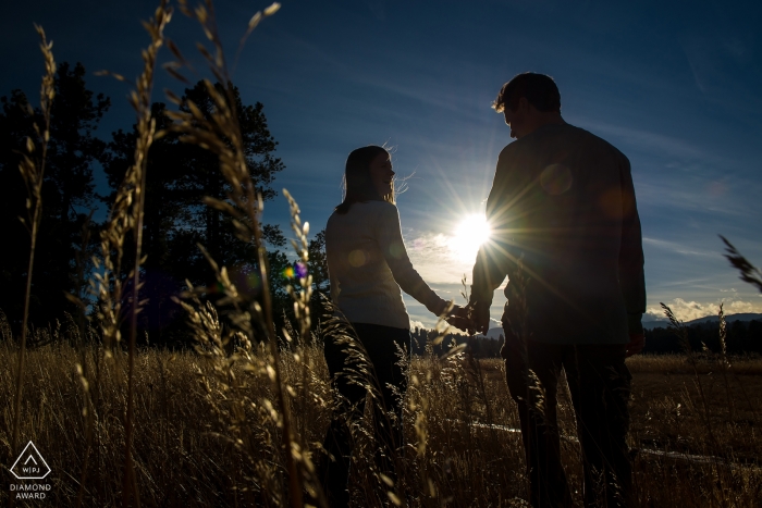 Foto: <a href="https://www.wpja.com/photos/diamond-award-top-wedding-engagement-photographer/2513481"> Jesse La Plante - Boulder, Colorado Alderfer / Three Sisters Park - Verlobte Paarschattenbilder und -sonne