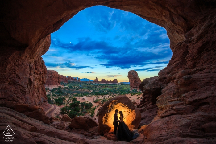 Arches National Park Engagement Fotos - Das Paar im Arches National Park