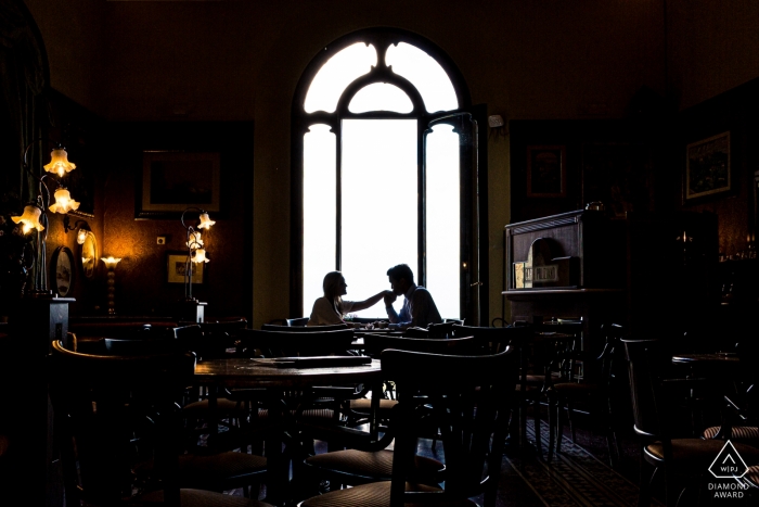 Montepulciano - Toscana - Italia - Bevi un caffè con una coppia fidanzata