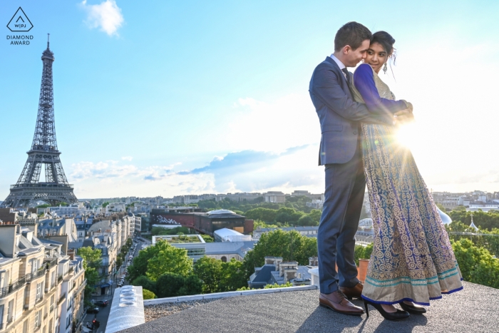 Foto door: <a href="https://www.wpja.com/photos/diamond-award-top-wedding-engagement-photographer/2544176"> David Zaoui - Miami Florida Op een wild dak in Parijs - Engagement Portrait Session