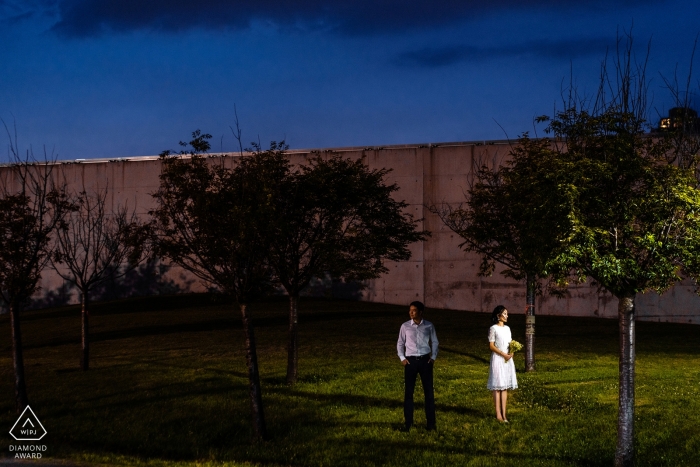 Photo: <a href="https://www.wpja.com/photos/diamond-award-top-wedding-engagement-photographer/2544721"> Wenjie Han - Long Island City à New York Liberty State Park, NJ - Un couple de fiancés debout pour des portraits