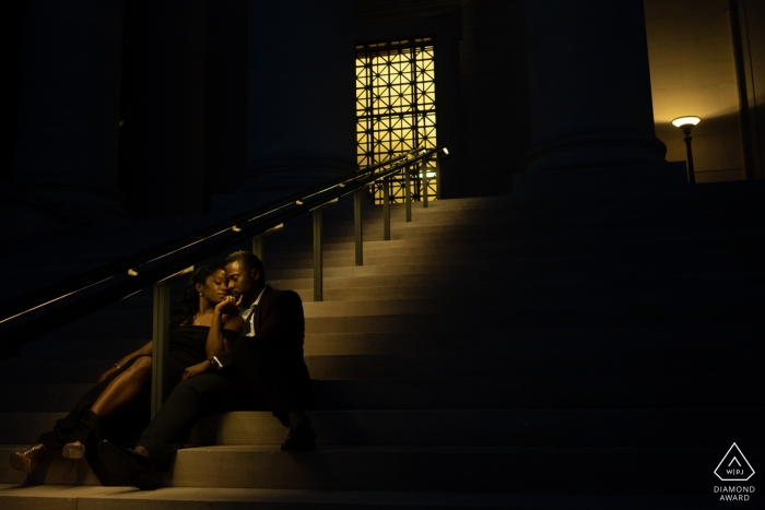 Photo de: <a href="https://www.wpja.com/photos/diamond-award-top-wedding-engagement-photographer/2546728"> Kenneth Clapp - Baltimore Maryland Séance de photos de fiançailles avec le Musée des beaux-arts de Washington